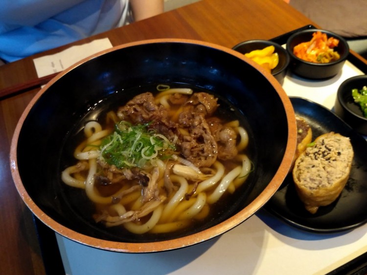 麺と肉の盛り方が写真と違う！