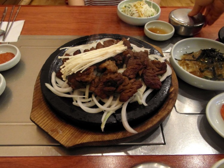 いよいよ今日の主人公登場!柔らかくて美味しい豚の石カルビです。 いよいよ今日の主人公登場!柔らかくて美味しい豚の石カルビです。