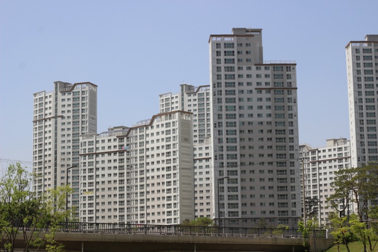 韓国の新築アパート<br />※この写真のアパートは上の模型とは関係ありません