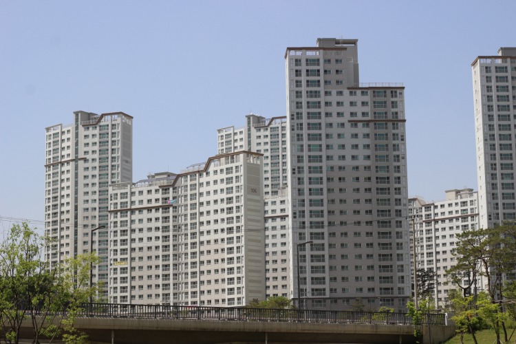 韓国の新築アパート<br />※この写真のアパートは上の模型とは関係ありません 韓国の新築アパート<br />※この写真のアパートは上の模型とは関係ありません